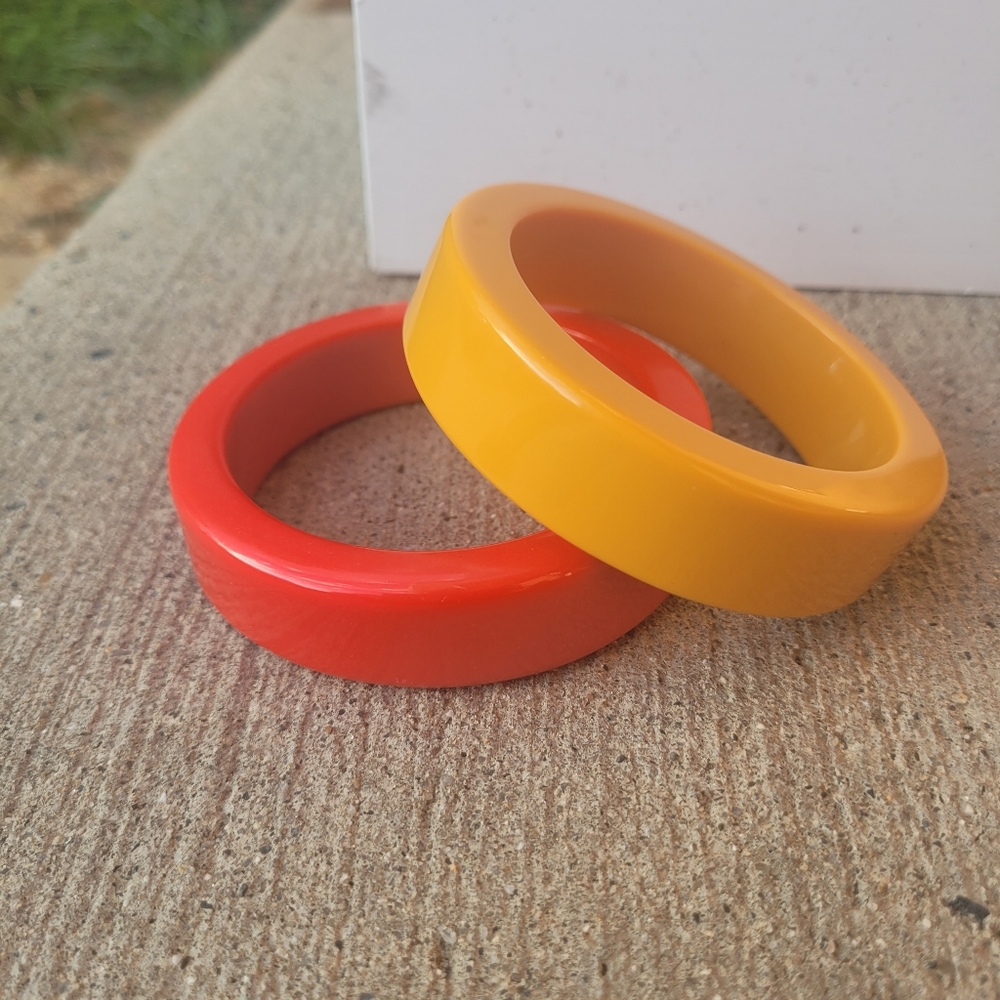 VINTAGE Acrylic Bangle Bracelets